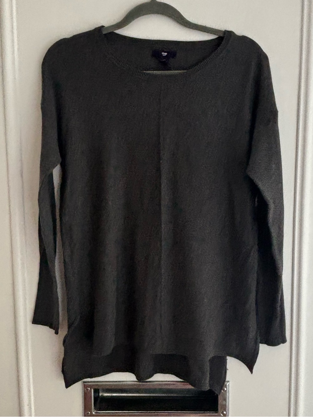 GAP Women's Crewneck Sweater in Charcoal Gray